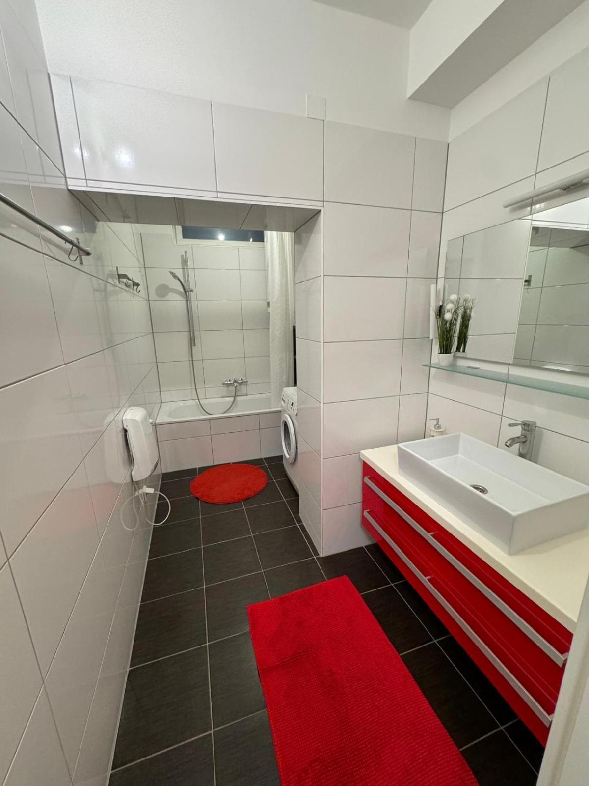 Sunny And Elegant Apartament In Central Location Graz Luaran gambar